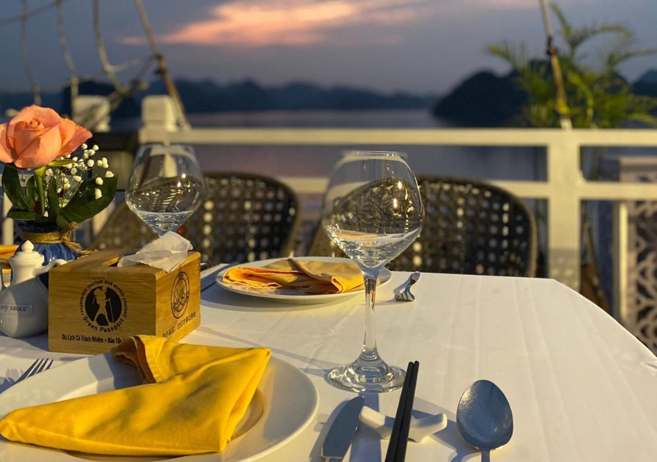 Arcady Boutique Cruise Hotel Ha Long Exterior foto